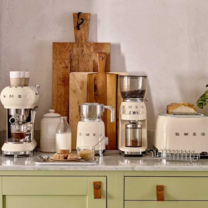 Smeg CGF01CREU Kaffekvarn Creme