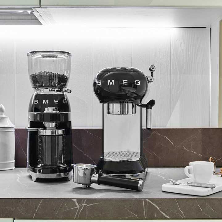 Smeg CGF01BLEU Kaffekvarn Svart