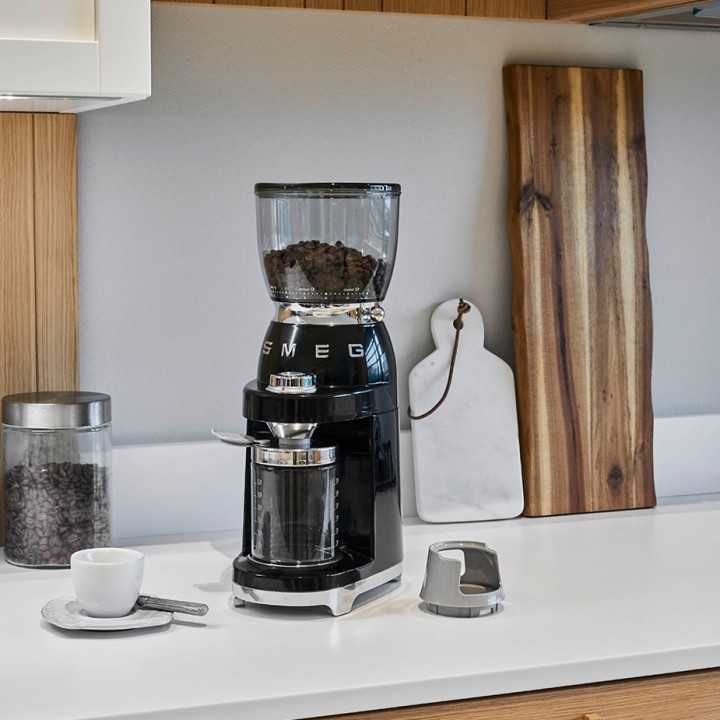 Smeg CGF01BLEU Kaffekvarn Svart
