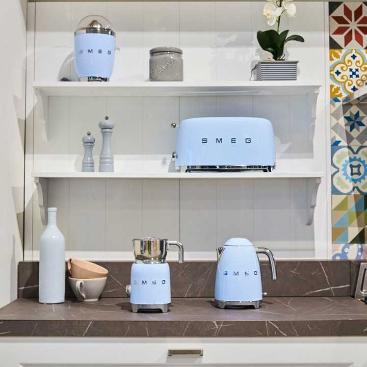 Smeg KLF03PBEU Vattenkokare 1,7L Pastelblå