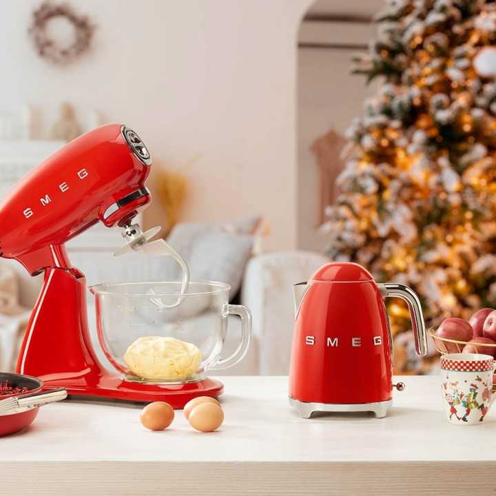 Smeg KLF03RDEU Vattenkokare 1,7L Röd