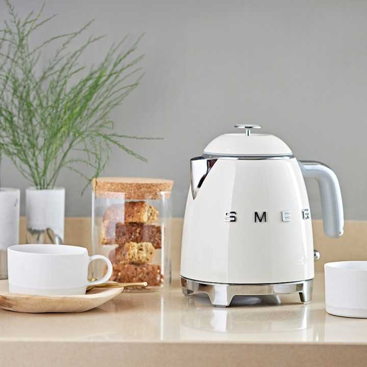 Smeg KLF05CREU Mini Vattenkokare 0,8L Creme