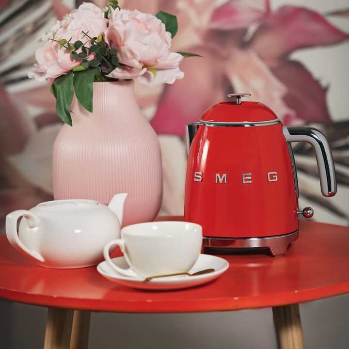 Smeg KLF05RDEU Mini Vattenkokare 0,8L Röd