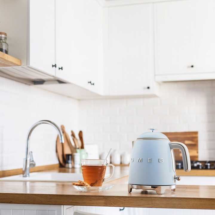 Smeg KLF05PBEU Mini Vattenkokare 0,8L Pastelblå