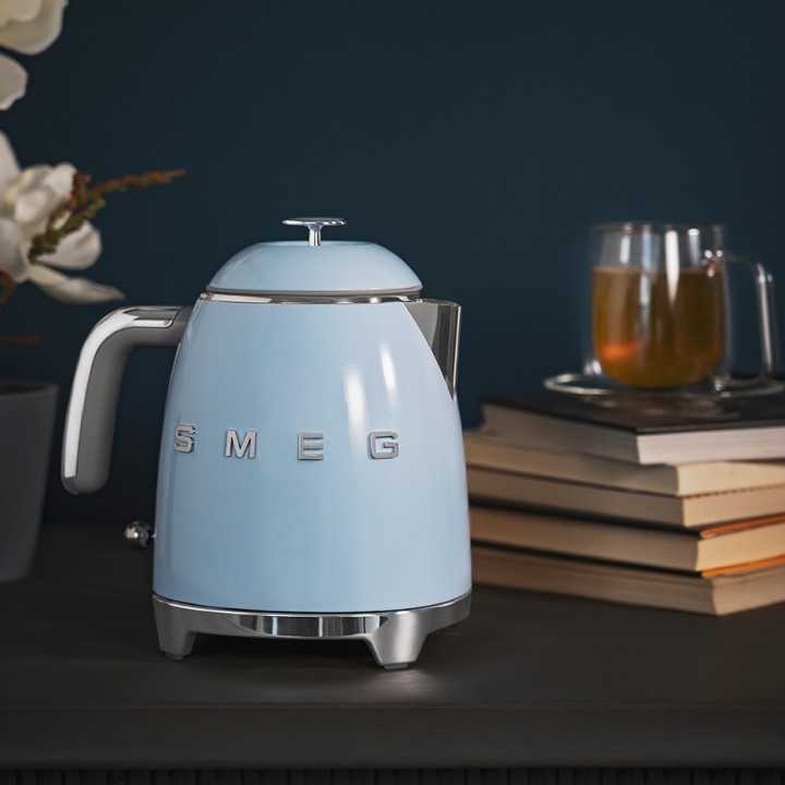 Smeg KLF05PBEU Mini Vattenkokare 0,8L Pastelblå