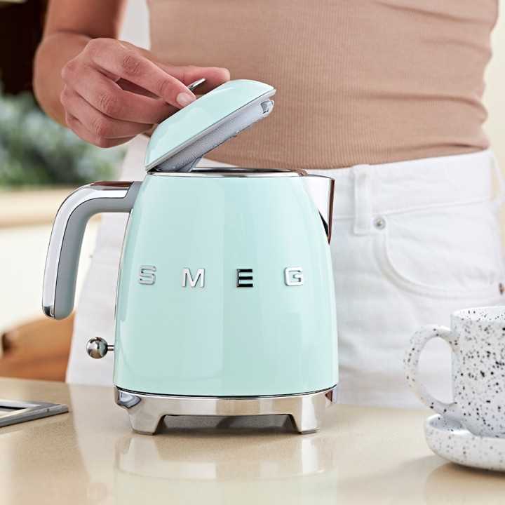 Smeg KLF05PGEU Mini Vattenkokare 0,8L Pastelgrön
