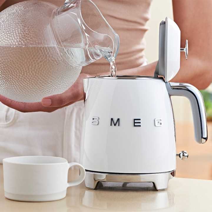 Smeg KLF05WHEU Mini Vattenkokare 0,8L Vit