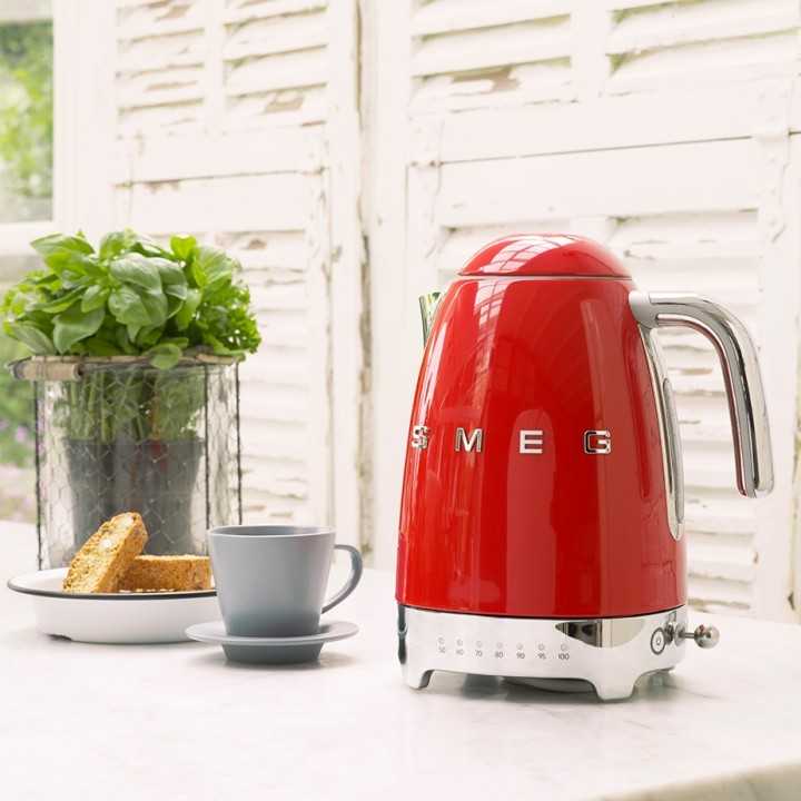 Smeg KLF04RDEU Vattenkokare m. Temperatur 1,7L Röd