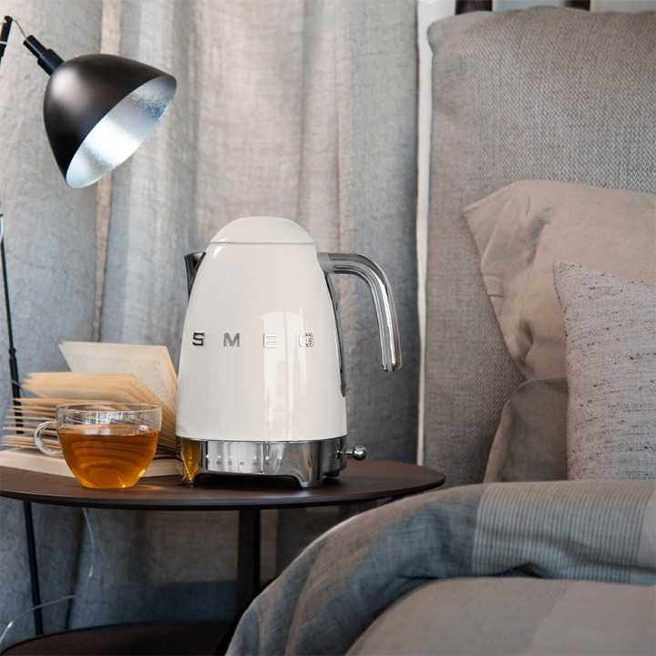 Smeg KLF04WHEU Vattenkokare m. Temperatur 1,7L Vit