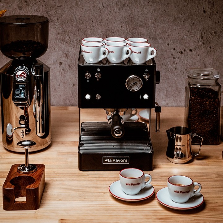 La Pavoni New Casa Bar Svart LPMCBN01EU Inkl. Baristautrustning & 4 Koppar/underkoppar
