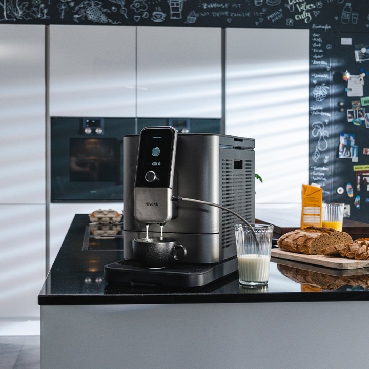 Nivona NIVO 8103 Titanium Espressomaskin Inkl. Avkalkning, Kalkfilter, Mjölkrens, Rengöringstabletter & 1kg Kaffe