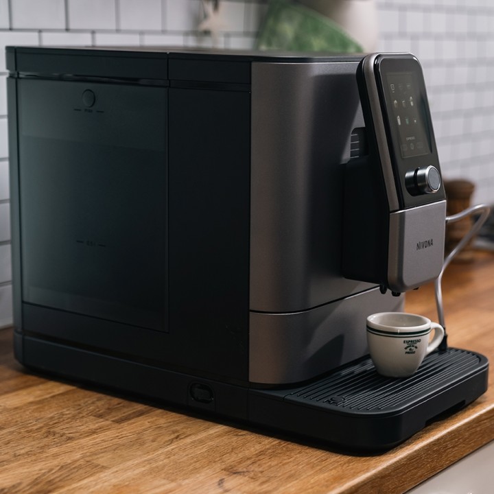 Nivona NIVO 8103 Titanium Espressomaskin Inkl. Avkalkning, Kalkfilter, Mjölkrens, Rengöringstabletter & 1kg Kaffe