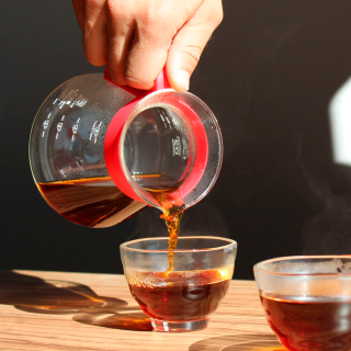 Hario V60 Range Server 0,6 L Röd