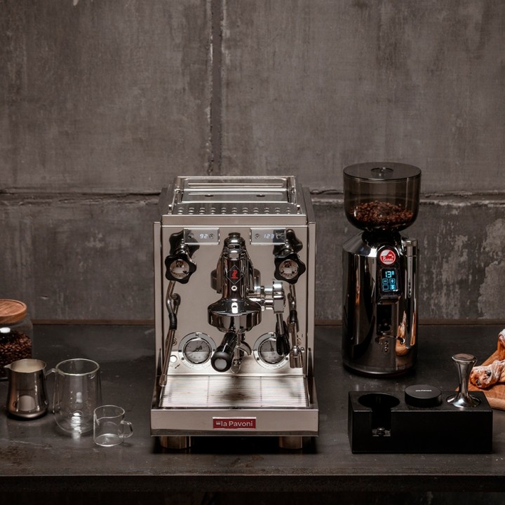 La Pavoni New Botticelli Evolution LPSBVS03EU Espressomaskin Inkl. Prosumer Chrome LPGGRI01EU Espressokvarn