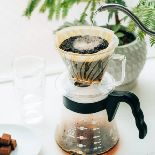 Hario Pegasus 01 Server 300ml Inkl. Pappersfilter 01, Plast Dripper 01 & V60 Kettle Buono 100 1 L Stål