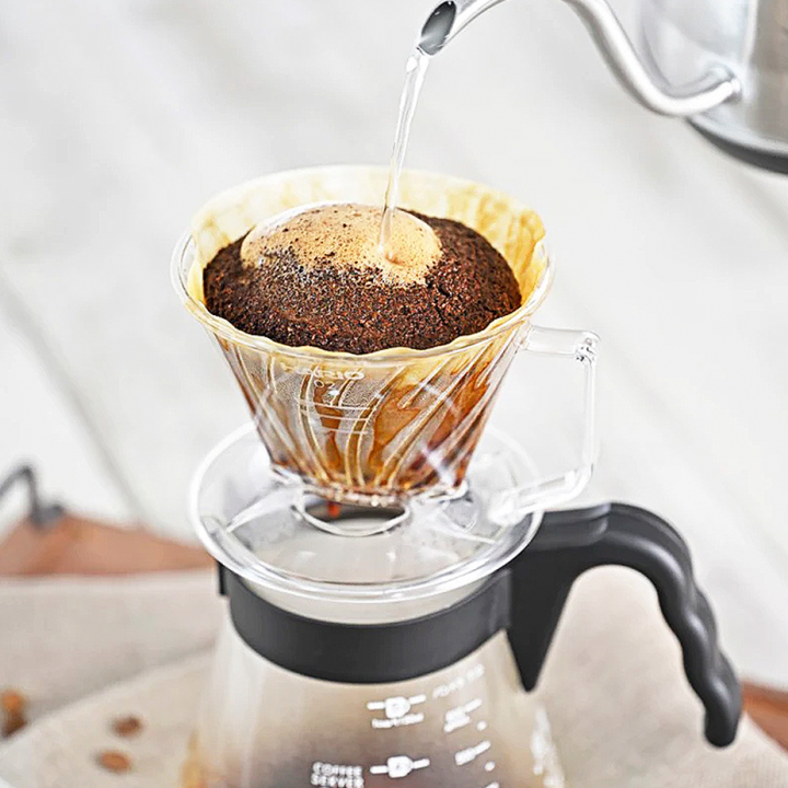 Hario Pegasus 01 Server 300ml Inkl. Pappersfilter 01, Plast Dripper 01 & V60 Kettle Buono 100 1 L Stål