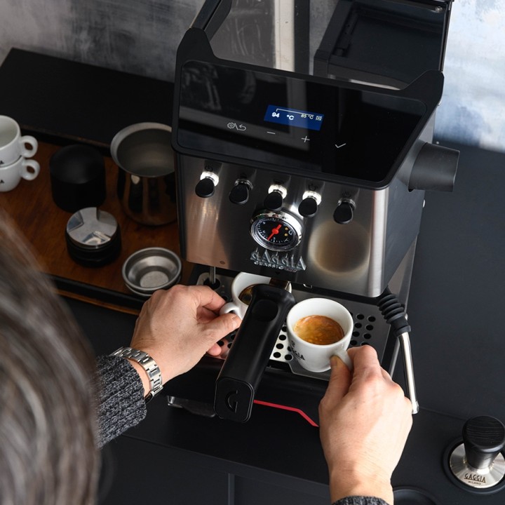 Gaggia Classic GT Stål Espressomaskin Inkl. Gaggia MDF 55 Chrome Espressokvarn & House of Barista Knockbox