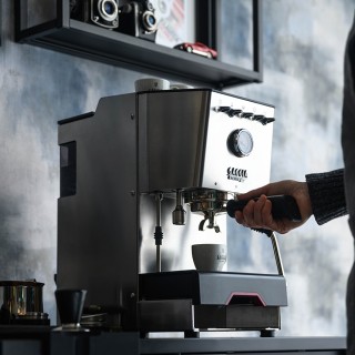 Gaggia Classic GT Stål Espressomaskin Inkl. Gaggia MDF 55 Chrome Espressokvarn & House of Barista Knockbox