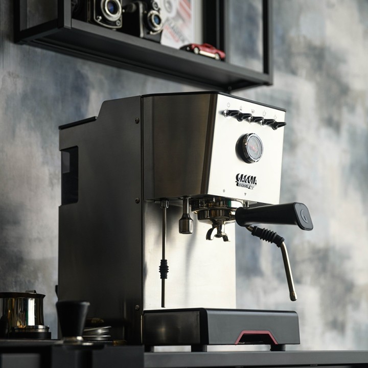Gaggia Classic GT Stål Espressomaskin Inkl. Gaggia MDF 55 Chrome Espressokvarn & House of Barista Knockbox