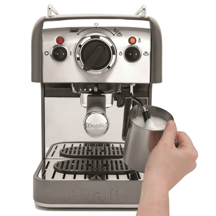 Dualit 3 in 1 espressomaskin Inkl. House of Barista Deluxe Kaffekvarn & Mjölkkanna