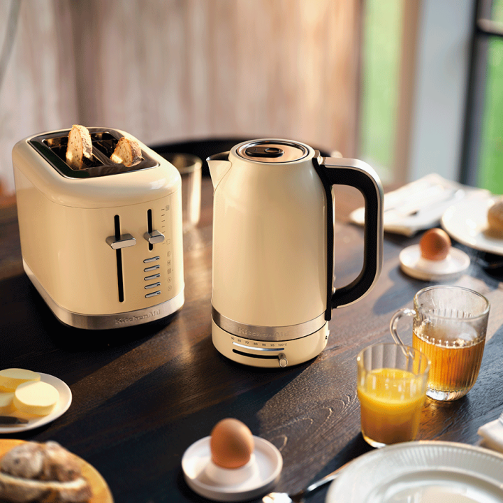 KitchenAid 5KEK1701EAC Vattenkokare 1,7 L Creme
