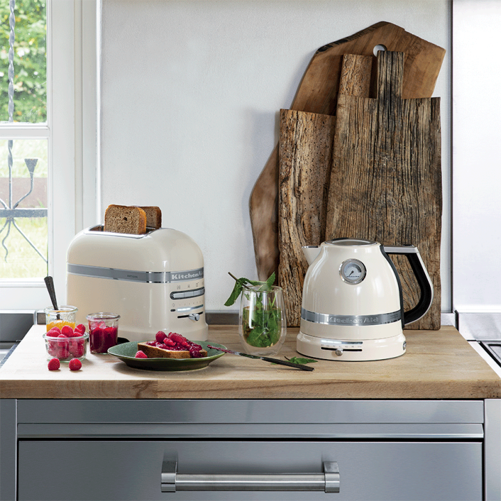 KitchenAid 5KEK1522EAC Artisan Vattenkokare 1,5 L Creme