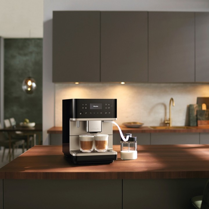 Miele CM 6360 MilkPerfection Obsidiansvart CleanSteelMetallic