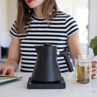 Fellow Corvo EKG Vattenkokare 0,9 L Matt svart