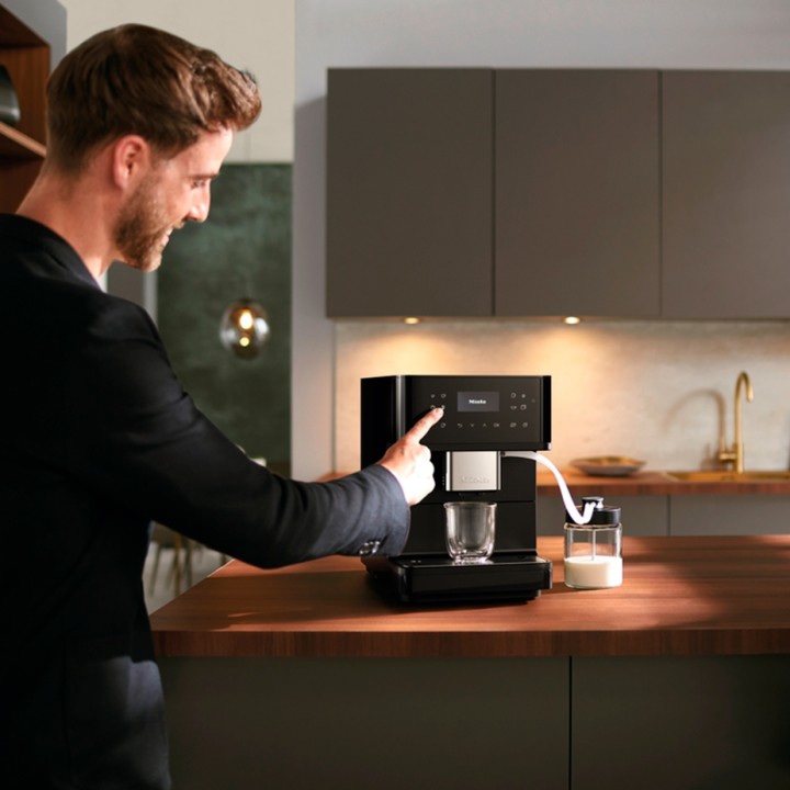 Miele CM 6560 MilkPerfection Obsidiansvart PearlFinish Espressomaskin