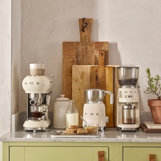 Smeg MFF11CREU Mjölkskummare Creme