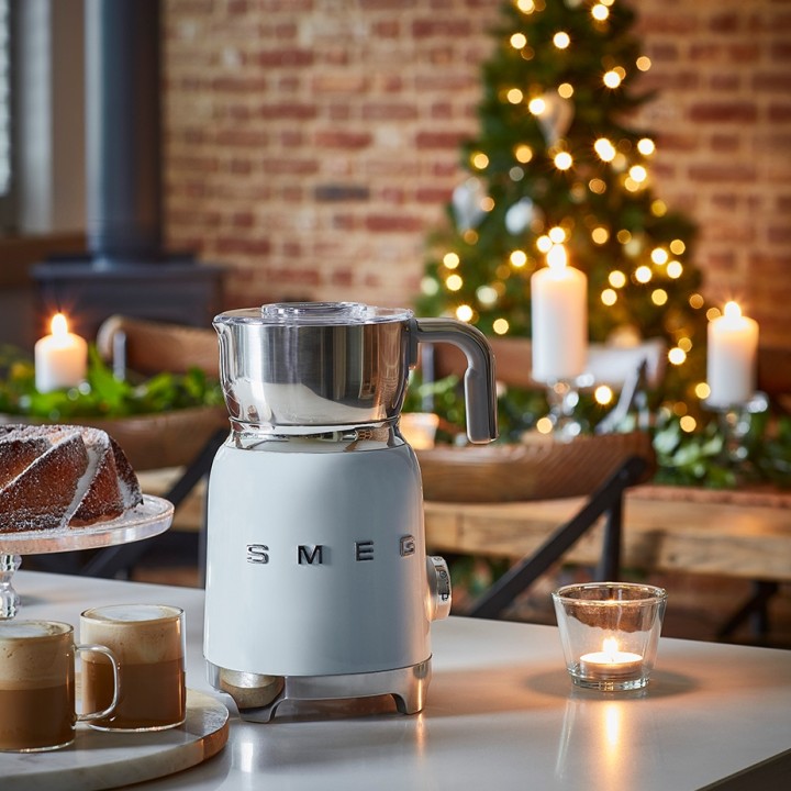 Smeg MFF11PBEU Mjölkskummare Pastellblå