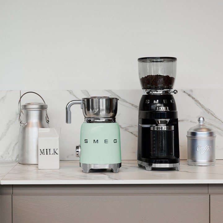 Smeg MFF11PGEU Mjölkskummare Pastellgrön