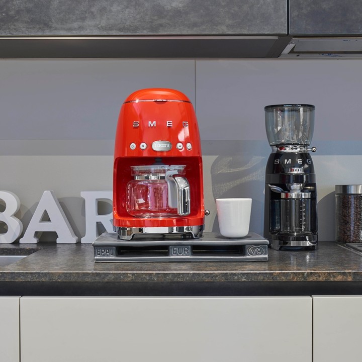 Smeg DCF02RDEU Droppkaffebryggare Röd