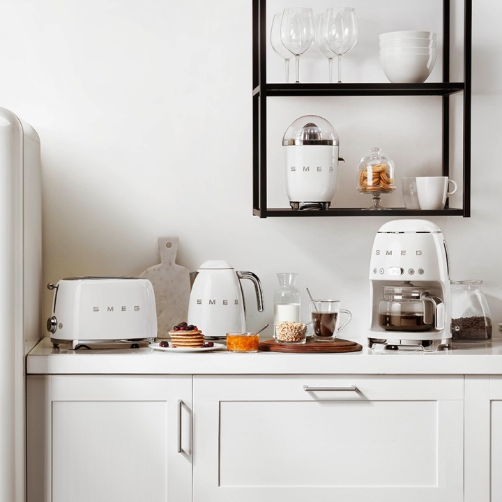 Smeg DCF02WHEU Droppkaffebryggare Vit