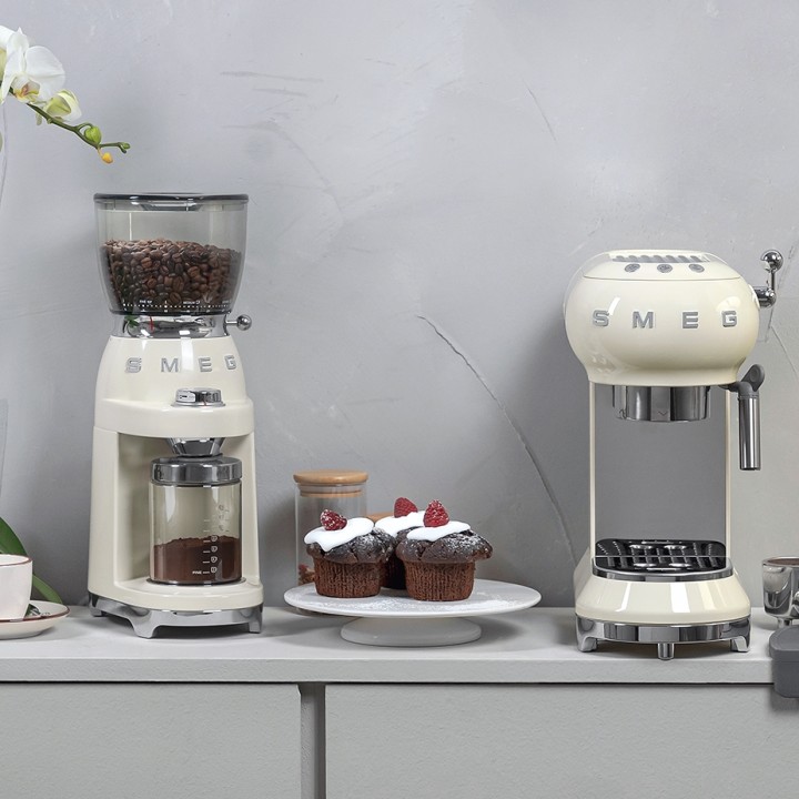 Smeg CGF11CREU Kaffekvarn Creme