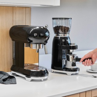 Smeg CGF11BLEU Kaffekvarn Svart