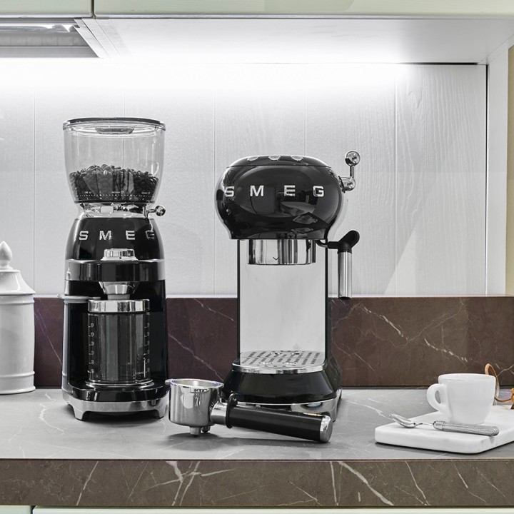 Smeg CGF11BLEU Kaffekvarn Svart