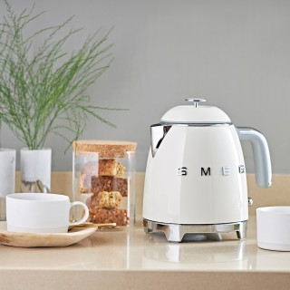 Smeg KLF05CREU Minivattenkokare 0,8L Creme
