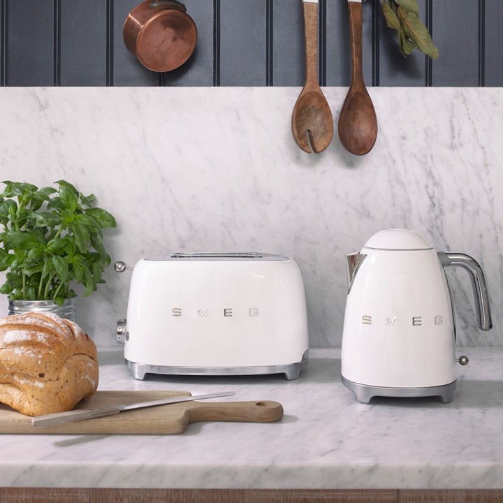 Smeg KLF03WHEU Vattenkokare 1,7L Vit