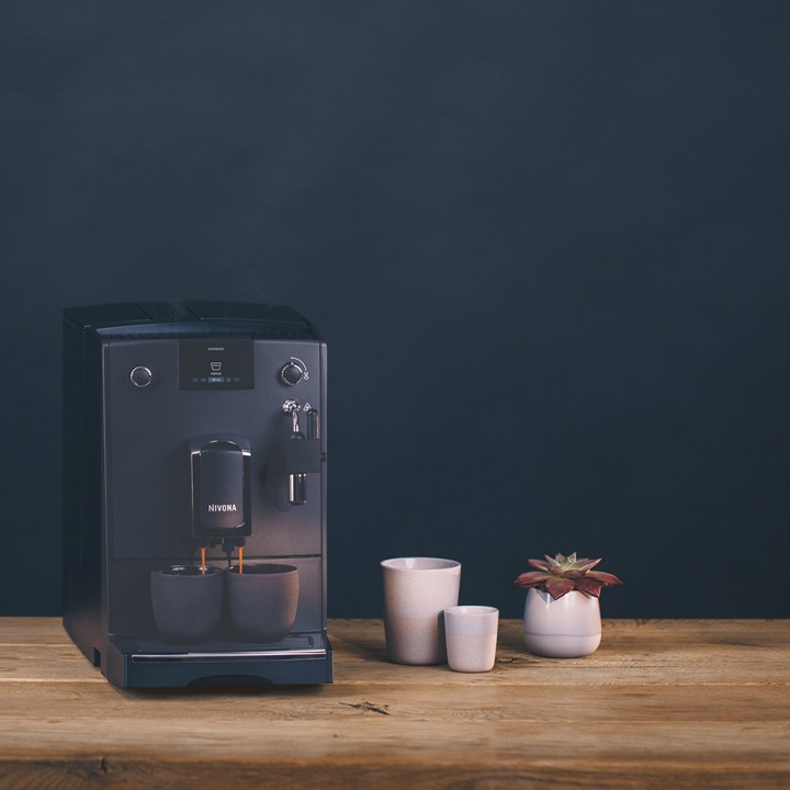 Nivona NICR 550 Matt Svart Espressomaskin inkl. 4,2 kg Rigtig Kaffe