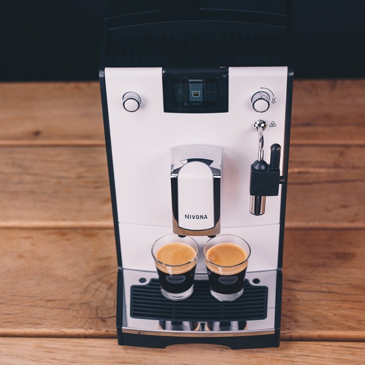Nivona NICR 560 Vit Espressomaskin inkl. 4,2 kg Rigtig Kaffe