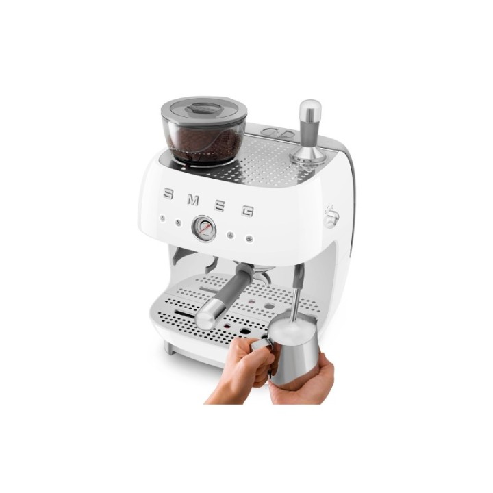 Smeg EGF03WHEU Manuell espressomaskin inkl. mjölkkanna & 1,5 kg Rigtig Kaffe