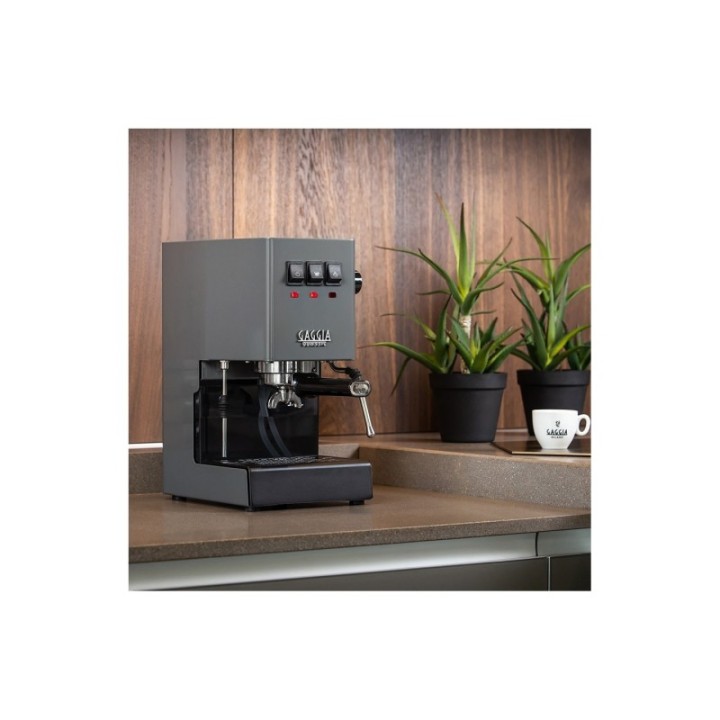 Gaggia Classic E24 Grå Espressomaskin Inkl. Eureka Mignon Perfetto & Baristautrustning