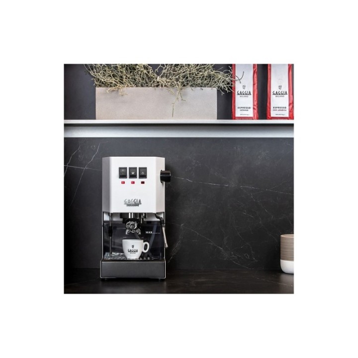 Gaggia Classic E24 Vit Espressomaskin inkl. Eureka Mignon Perfetto & Baristautrustning