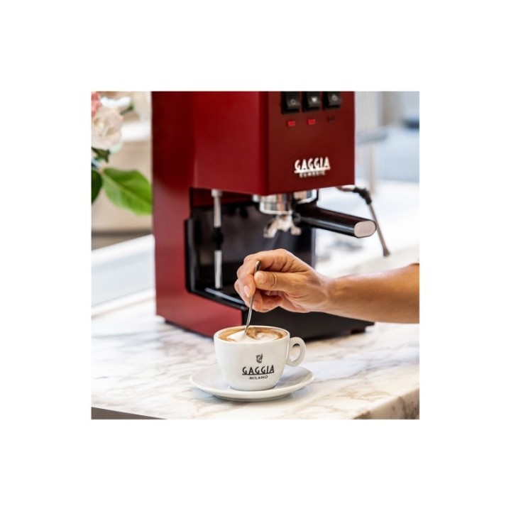 Gaggia Classic E24 Röd Espressomaskin inkl. Eureka Mignon Perfetto & baristautrustning