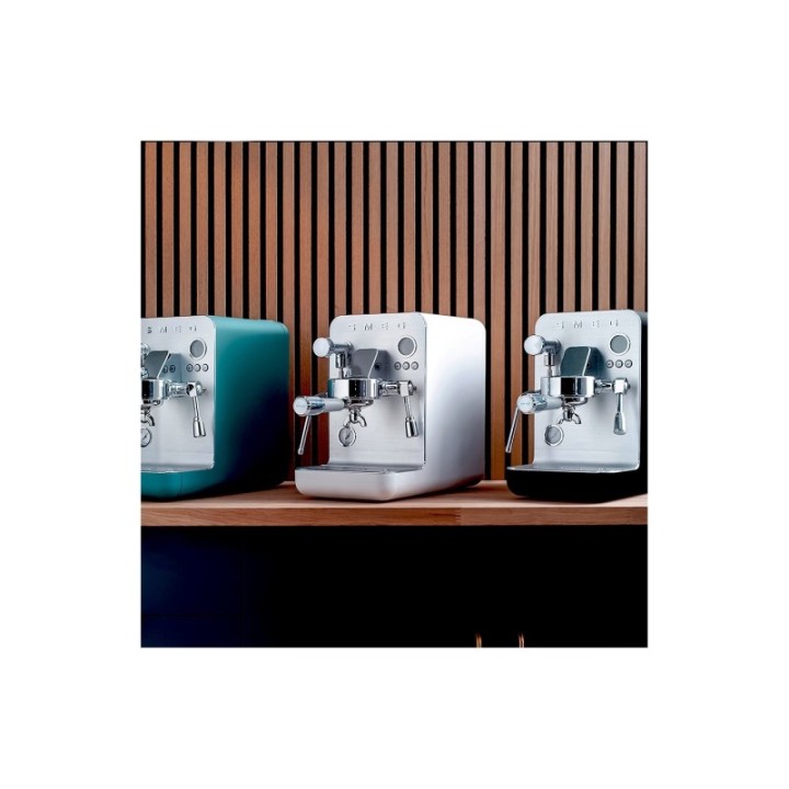 Smeg EMC02WHMEU Minipro Semiautomatisk Espressomaskin Vit