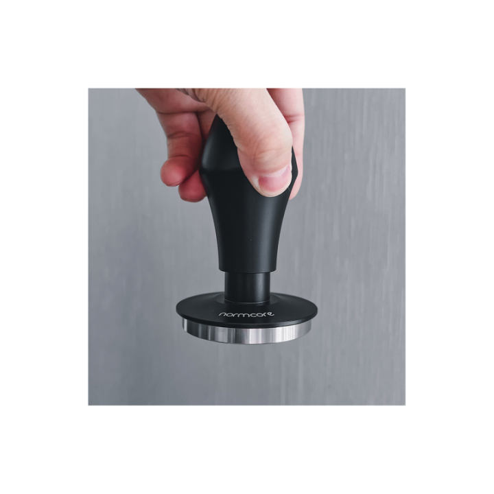 Normcore V4 Tamper med Fjäder & Räfflor 58 mm Svart