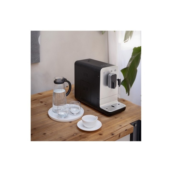 Smeg BCC12BLMEU Svart inkl. 1,8kg Rigtig Kaffe Mixpaket Kaffebönor