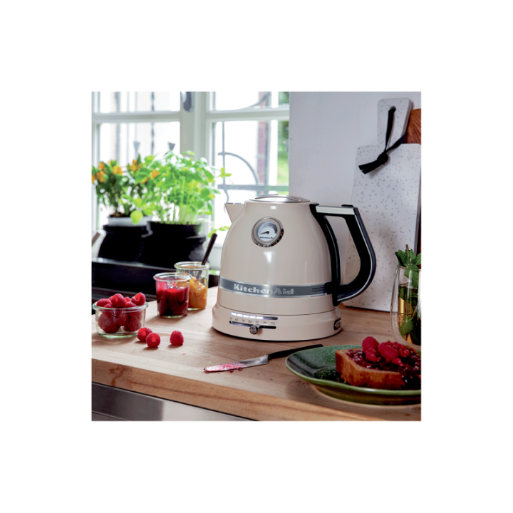 KitchenAid 5KEK1522EAC Artisan Vattenkokare 1,5 L Gräddfärgad