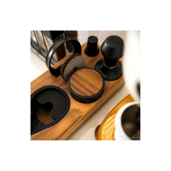 Normcore Coffee Gravity Leveling Tool med titanbeläggning 58 mm Valnöt